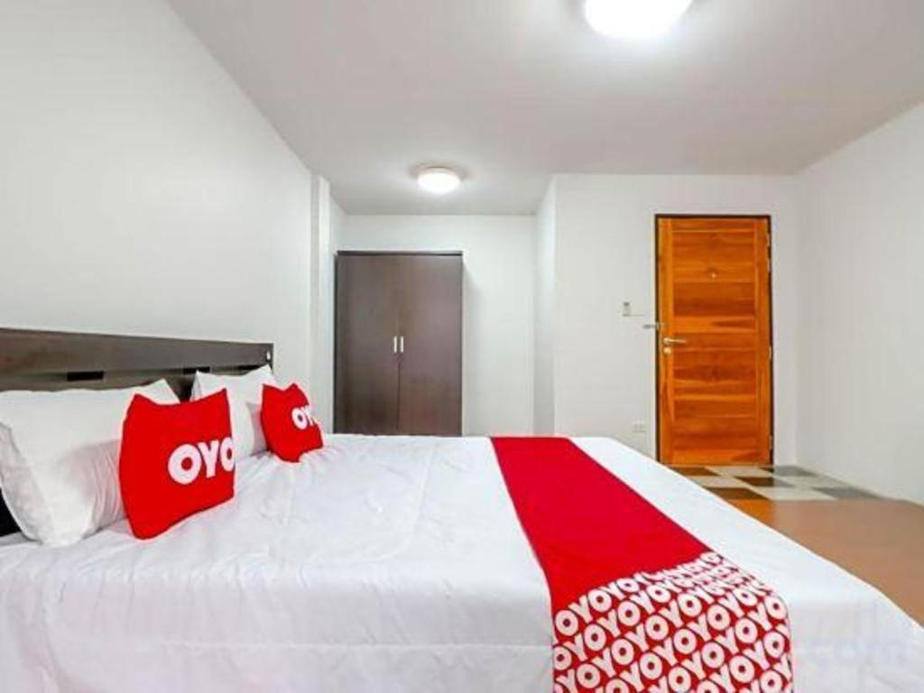 Oyo 935 The Palm Apartment Bangkok Exterior foto